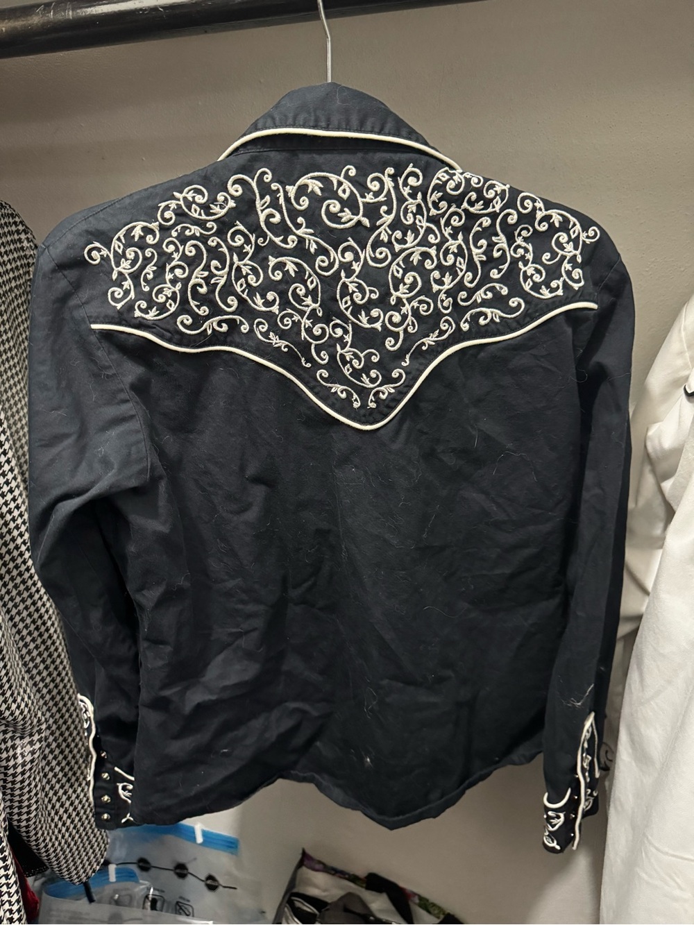 Wrangler Black Western Embroidered Shirt with White Piping - Picture 2 of 2